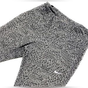 Nike Dri-Fit 3-Pocket Leggings XS